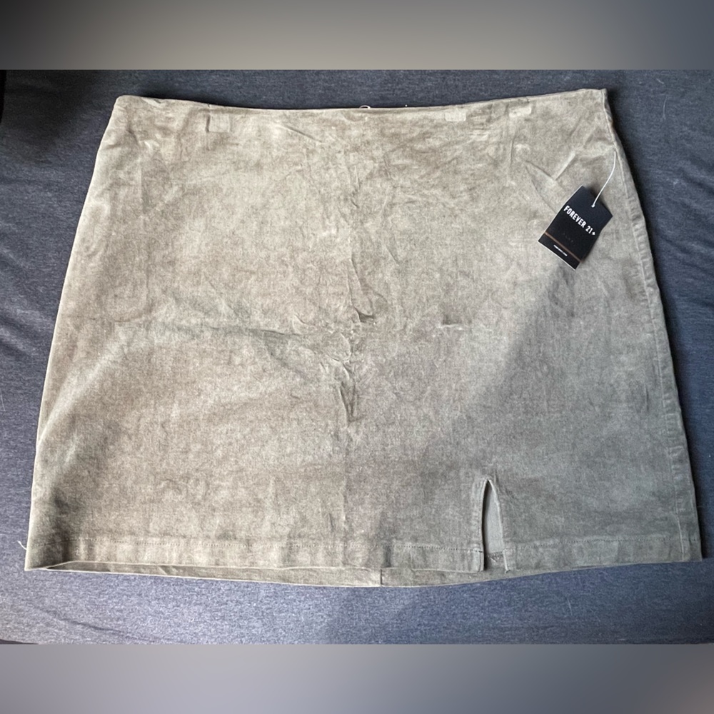 Women’s forever 21 plus size skirt